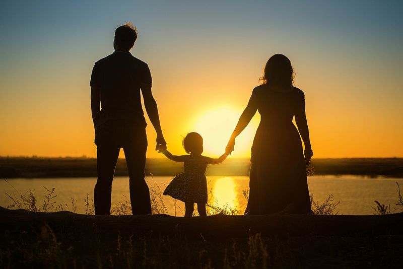 закат семья дочка счастье ...photo preview