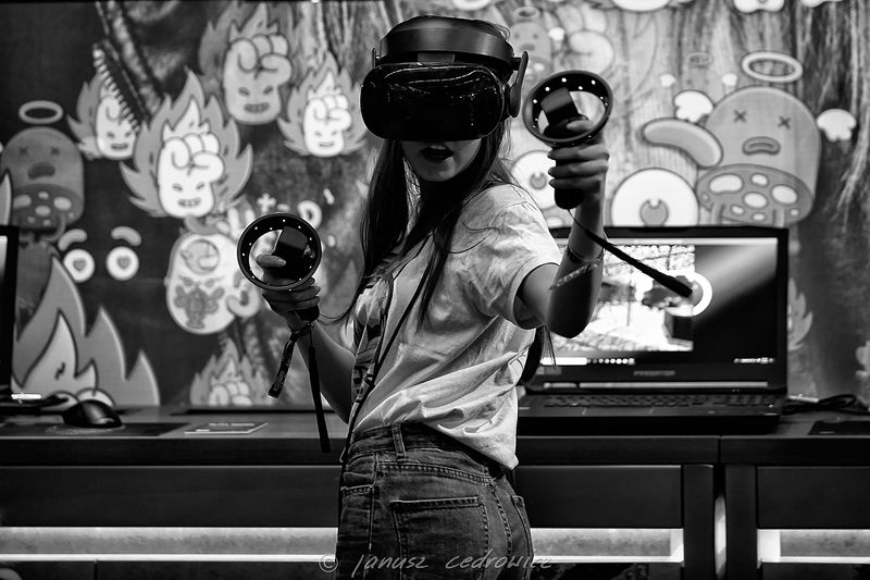 iem,intel, extreme, masters, katowice, silesia, computer, games, gaming, esport, esl, girl, intel extreme masters katowice фото превью