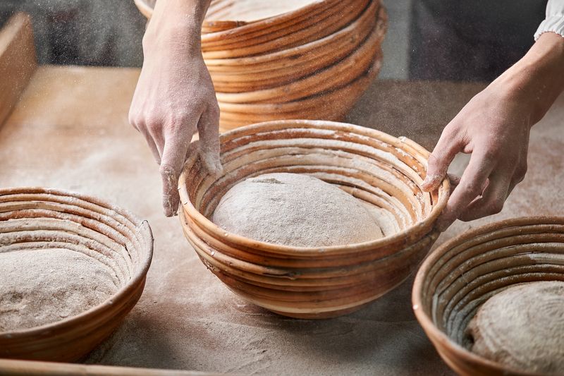 еда, фуд фотограф, Украина, Львов Руки пекаряphoto preview