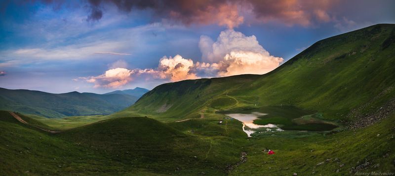 горганы, горы, карпаты, украина, вечер, сумерки, свидовец, догяска, озеро Сумерки над Догяскойphoto preview