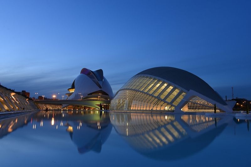 Вечер в Валенсии (город искусств и науки архитектора Калатравы) фото превью