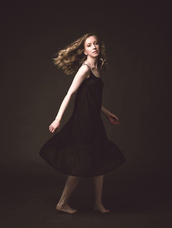 Танцующая  темнотеphoto preview