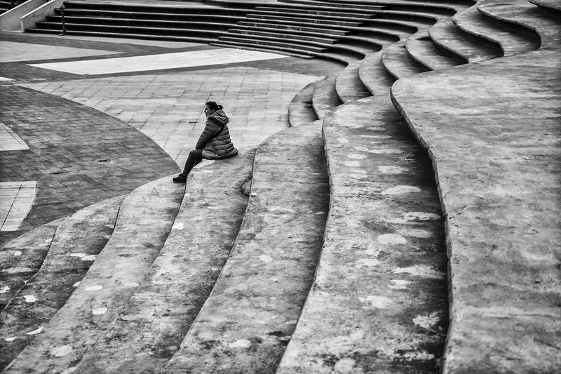 #bw #bnw #pattern #architecture #blackandwhite #graphic #istanbul #street #mono #people #travel Alonephoto preview