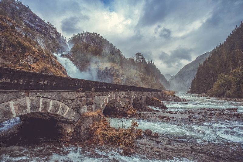 лотефоссен, норвегия, водопад, мост, река, дождь Låtefossenphoto preview