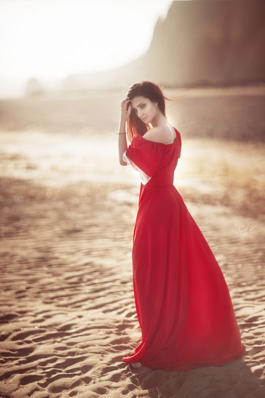 девушки портрет море красное *photo preview