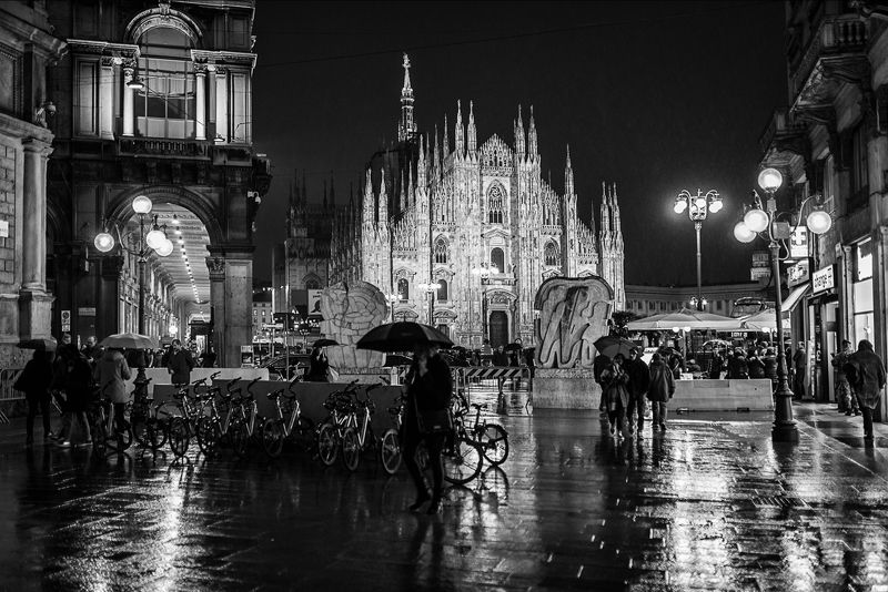 bw Milano Nightphoto preview