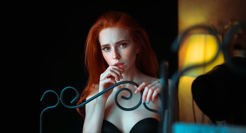 portait girl model eyes redhead freckles веснушки рыжая bokeh * * *photo preview