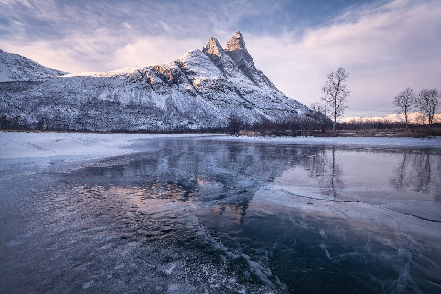 Вечер у горы Оттертинден. Автор: Жмак Евгений пейзаж, зима, норвегия, скандинавия, горы, лед, река, Жмак Евгений