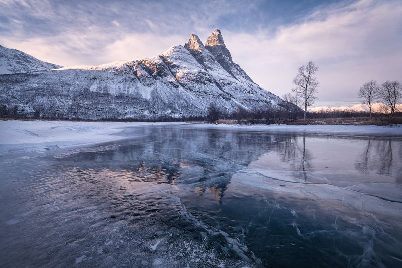пейзаж, зима, норвегия, скандинавия, горы, лед, река Вечер у горы Оттертинденphoto preview