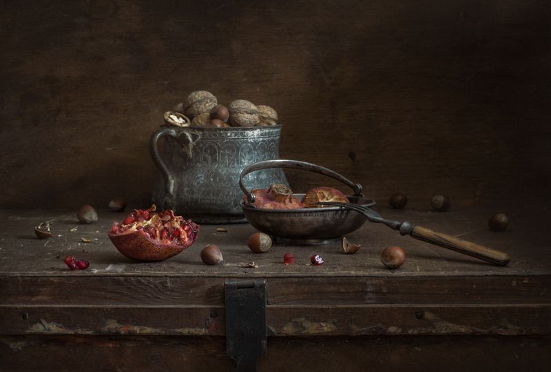натюрморт, still life, орехи, гранат, евгений корниенко,evgeny kornienko, картина, stilleven Натюрморт с орехами и гранатомphoto preview