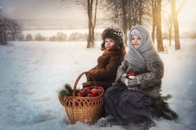 зима, дети, сани Семён и Полинаphoto preview