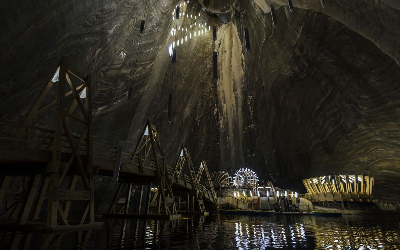 Озеро в глубине пещерыphoto preview