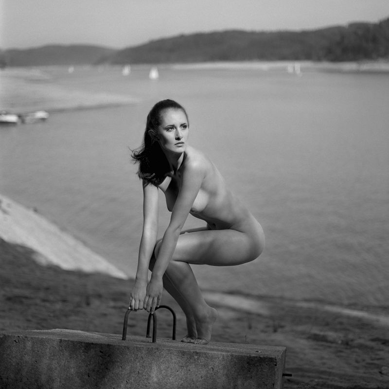 akt, nude, analog, hasselblad, ninoveron, women, topless, fineart, bw, 6x6, Martaphoto preview