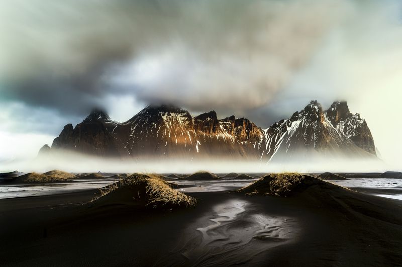 iceland,vestrahorn,mountain,mist,fog,travel,nikon d810,zeiss 21mm,black sand, vestrahornphoto preview