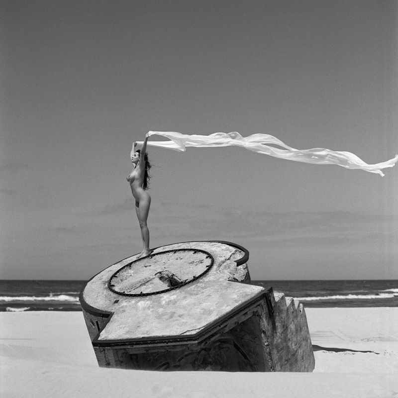 akt, nude, analog, women, hasselblad, ninoveron, topless, fineart, bw, 6x6, sea, sun, Betiphoto preview