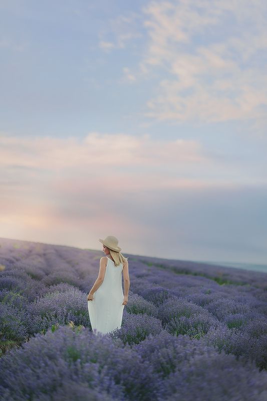 лаванда, поле, девушка, лето, закат, шляпа, свет Лавандовый закатphoto preview