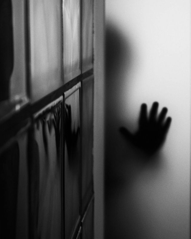 who is herephoto preview