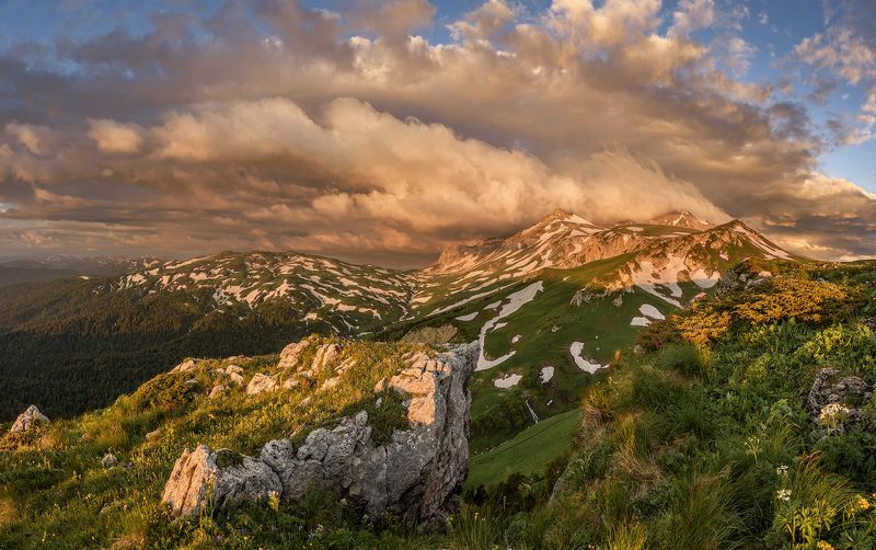 оштен,кавказ,адыгея,горы,закат,рассвет,фишт,лаго-наки Рассвет у горы Оштенphoto preview