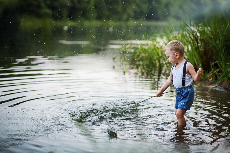 озеро, лето, мальчик На озереphoto preview