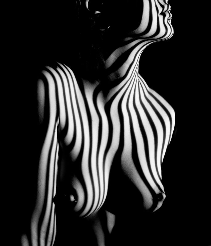 ню, чб, линии, геометрия Вяжи меня линиямиphoto preview