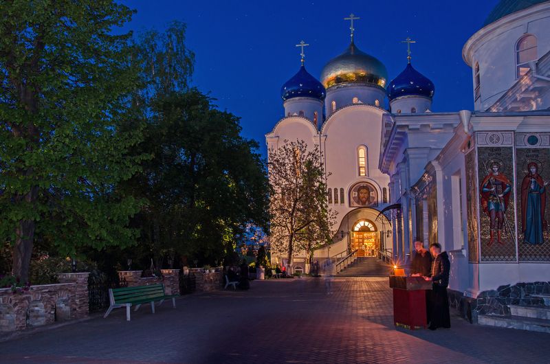 Пасхальный вечер в монастыреphoto preview