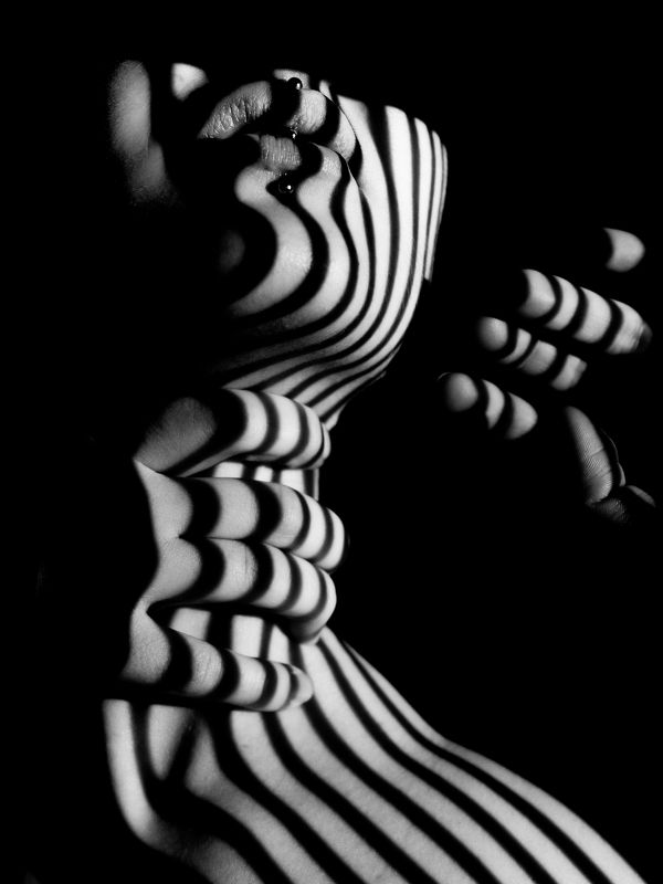 Девушка, губы, портрет, ЧБ, Пирсинг Вяжи меня линиями 2photo preview