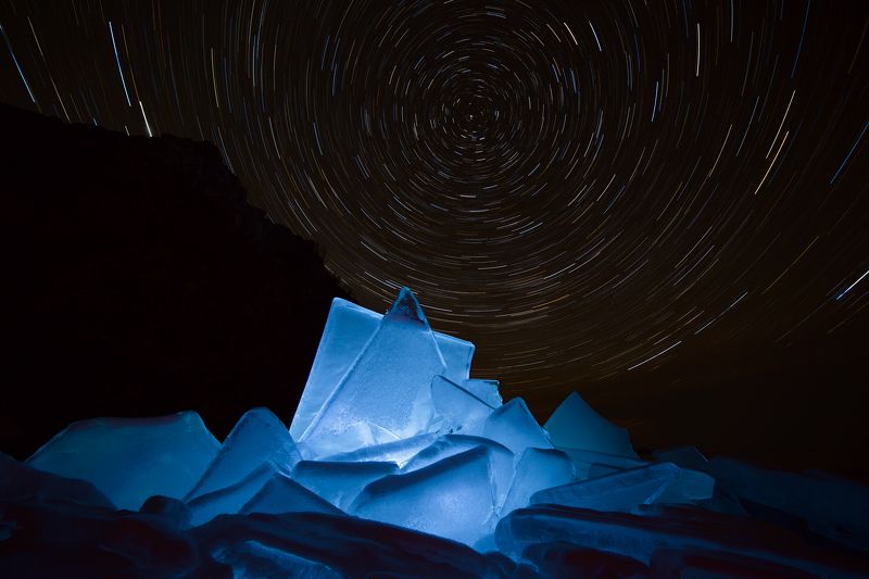 лед, байкал, ночь, зима, холод, звезды, треки, волшебство, магия, путешествия, антон селезнев Волшебство байкальского льдаphoto preview
