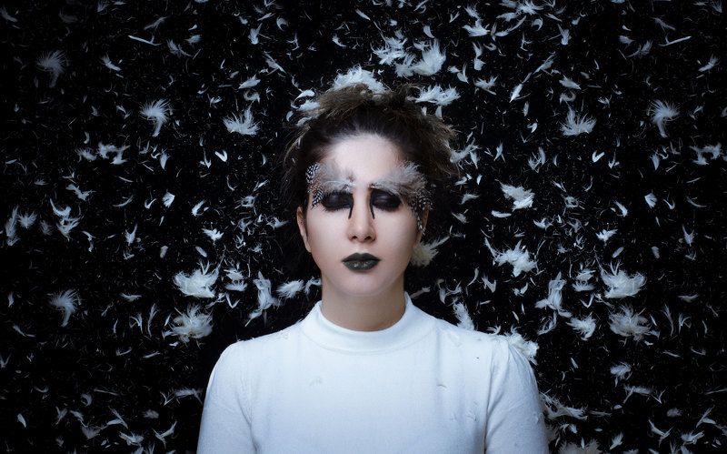 #shimayadollahi #art_for_art #photoshop #instagram #instagram #portrait #photographer #portraitpage #ig_glower #theportraitpr0ject #igpodium_portraits #portraitpage #earth_portraits #majestic_people #vzcomood #profil_vision #rsa_portraits #portraitmood #j feather girlphoto preview