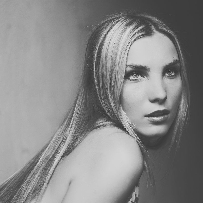 Модель Надя Поповаphoto preview