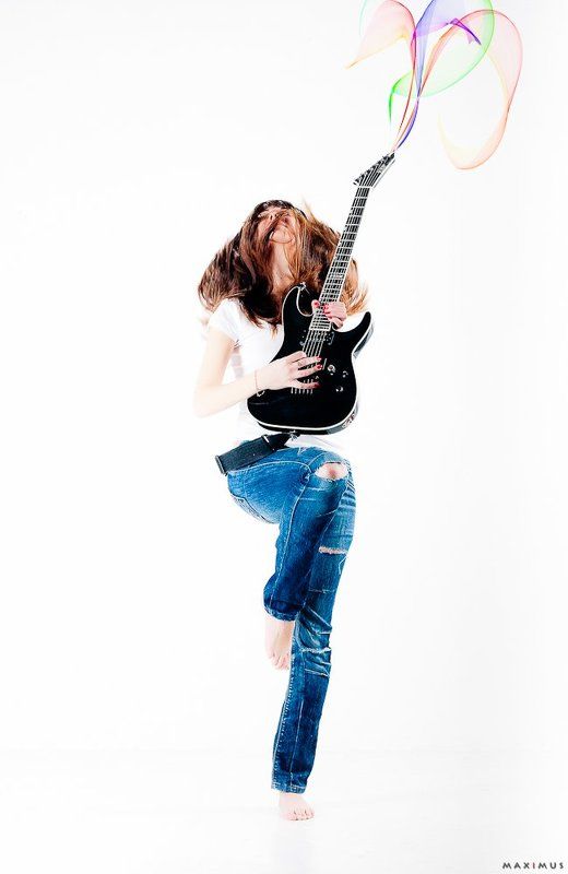 девушка, гитара, портрет Guitar Playerphoto preview