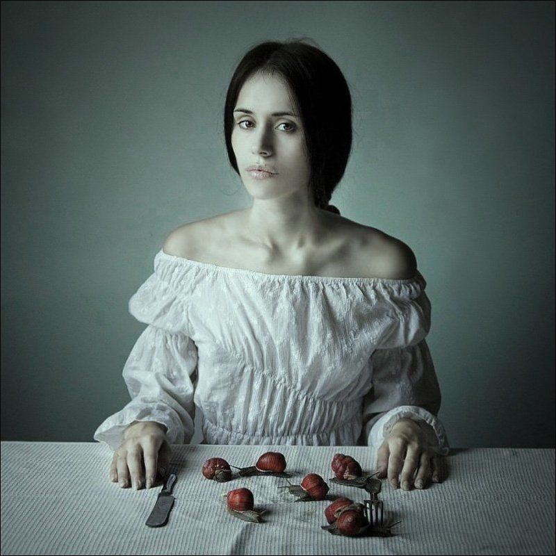 кормление клубники...photo preview