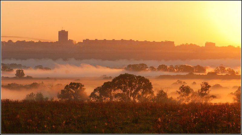 загорается,новый,день,май,город,окраина Загорается новый деньphoto preview