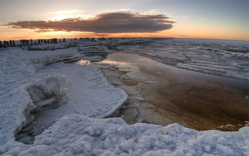 По узорам льдаphoto preview