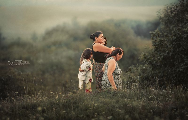 семья, природа, цыгане,закат, дети, трава photo preview