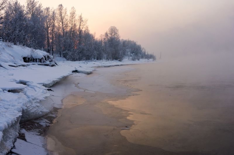 Вечер на берегу рекиphoto preview