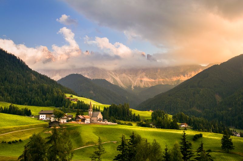 #eurotrip #adventure #travel #trip #sunrise #church #alps #mountains #green #sunset #journey #summer #santa madalenna Dream viewphoto preview