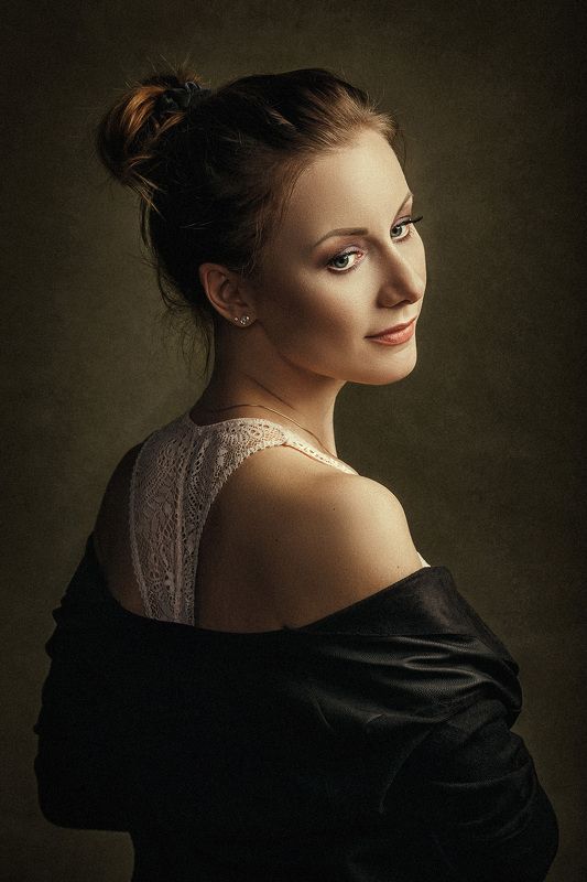 портрет, студия, классика, девушка, картина Аннаphoto preview