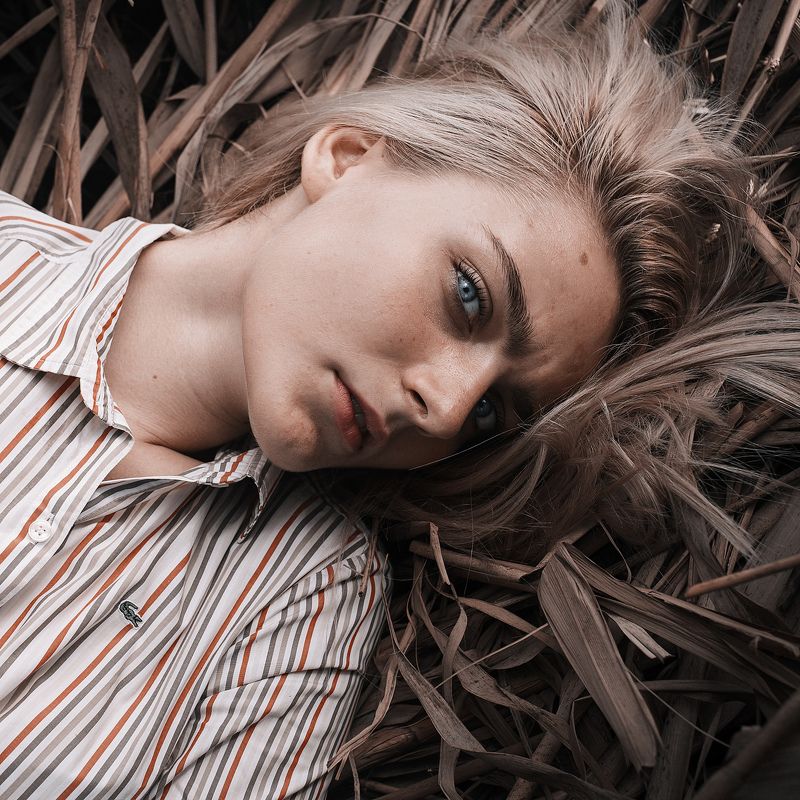 Портрет, женский портрет, девушка, взгляд, Россия  Сашаphoto preview