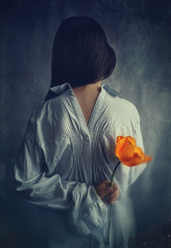 tulip, portrait, mood, blue, color, girl The tulipphoto preview