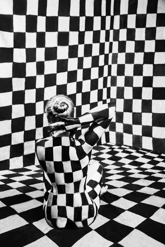 девушка, bodyart, тело, клетка, черное, белое Этюд в чбphoto preview