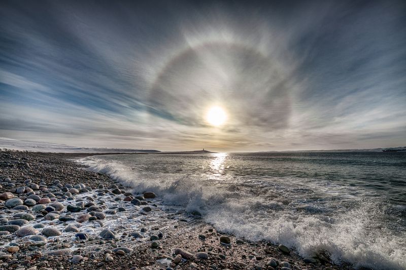 Солнечное гало над морем Баренцаphoto preview