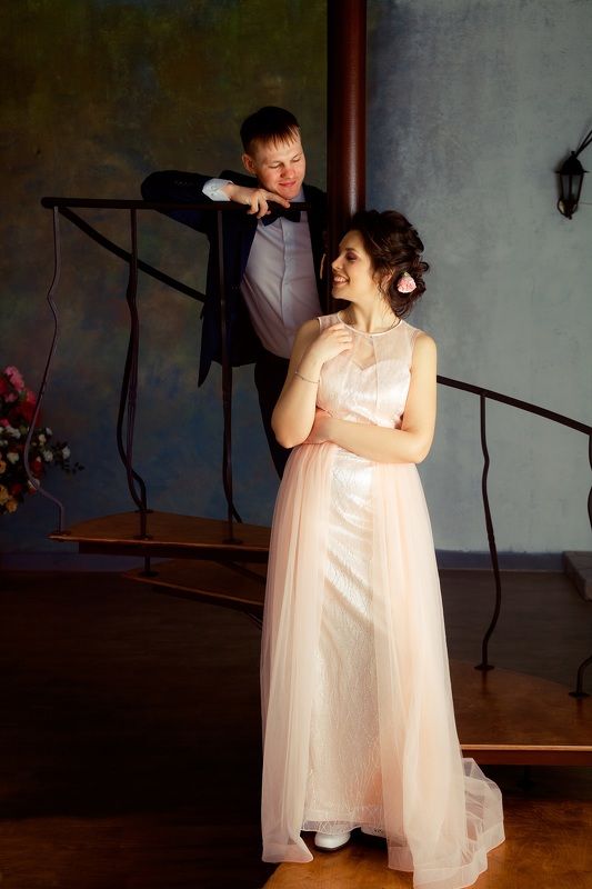 любовь, невеста, жених, лестница Love..photo preview