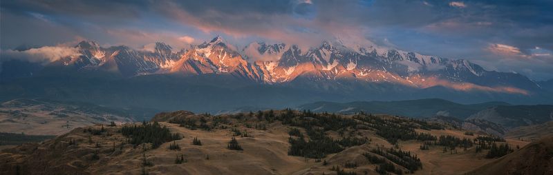 пейзаж, природа, горы, алтай, сибирь, россия, путешествия, туризм, красный, утро, раннее, хребет, большой, высокий, панорама, лето, рассвет, восход, степь, долина, холмы, лес, дерево Полоска утреннего света / Morning Glory stripephoto preview