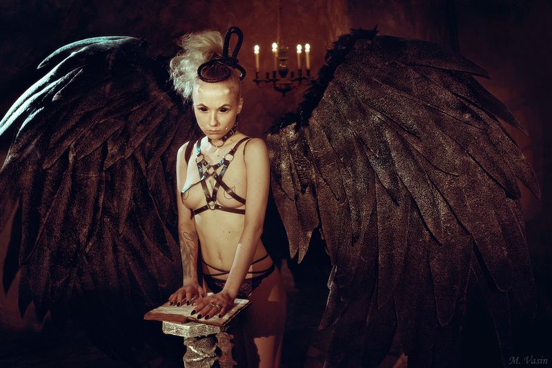 girl, model, sexy, nude, color, studiom light Lilithphoto preview