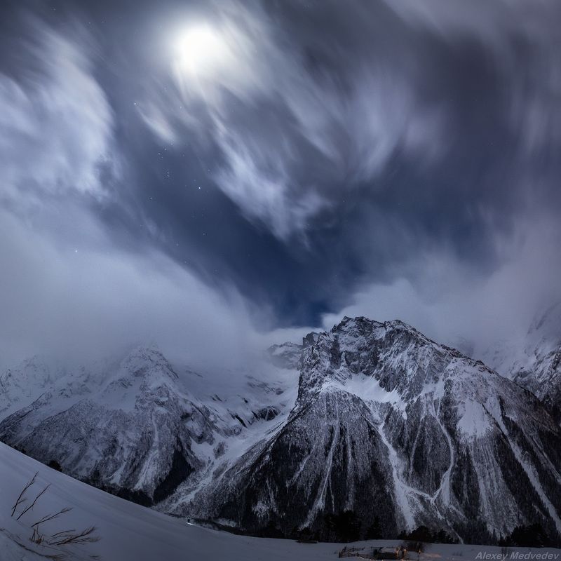 горы, Домбай, КАВКАЗ, ночь, зима, полнолуние Лунная круговертьphoto preview