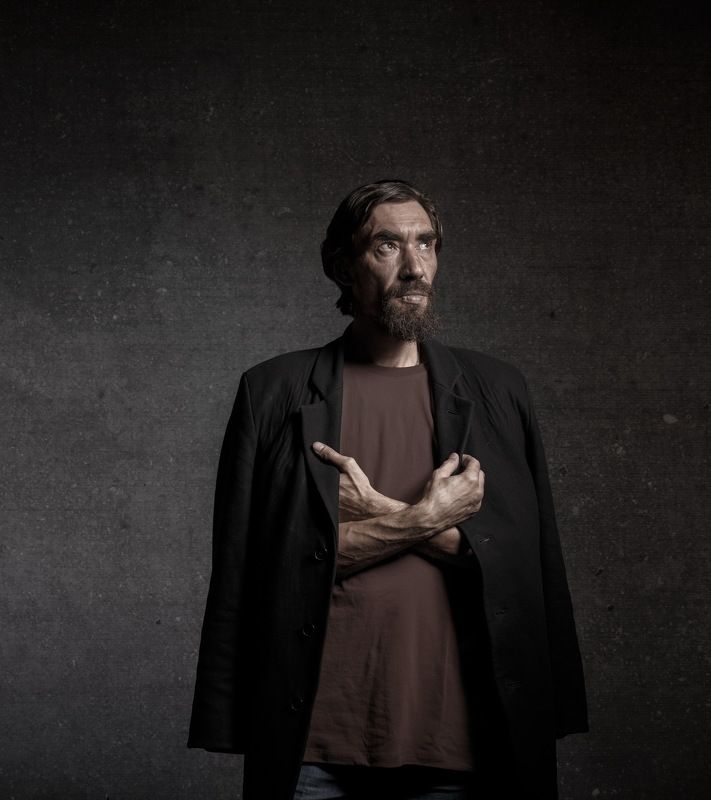 Концептуальный портрет художника Муринаphoto preview