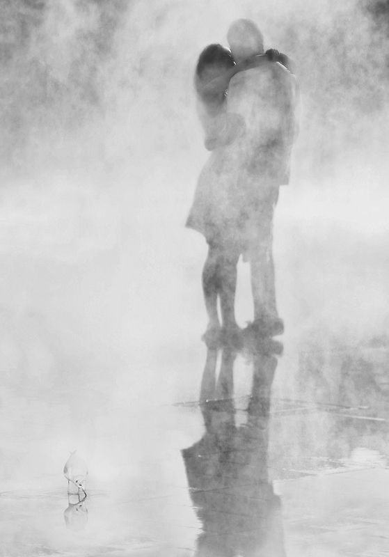 пар, вода, отражение, объятия, влюблённые, ницца, молодёжь Раствориться в объятияхphoto preview