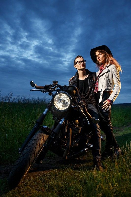 байк, поле, лавстори, lovestory, мотоцикл, любовь, пара, портрет Байк-лав-сториphoto preview