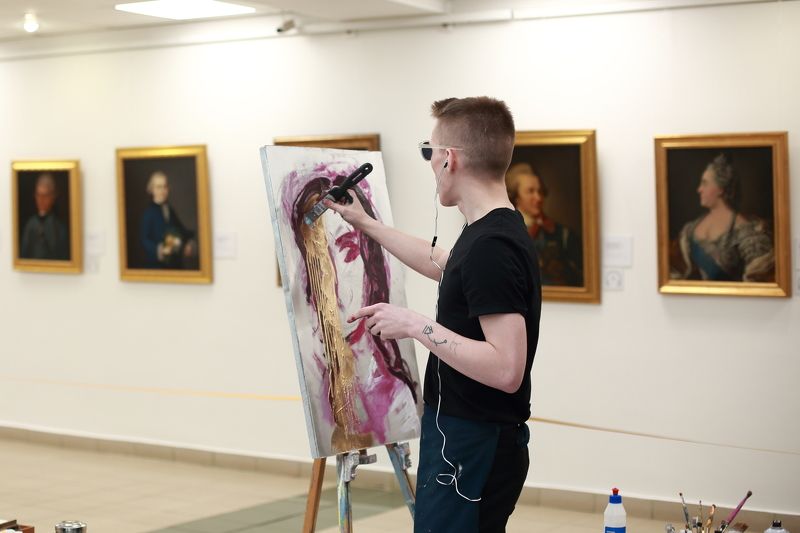 Портрет художник живопись Портреты разных времёнphoto preview