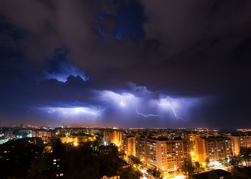 гроза над городомphoto preview